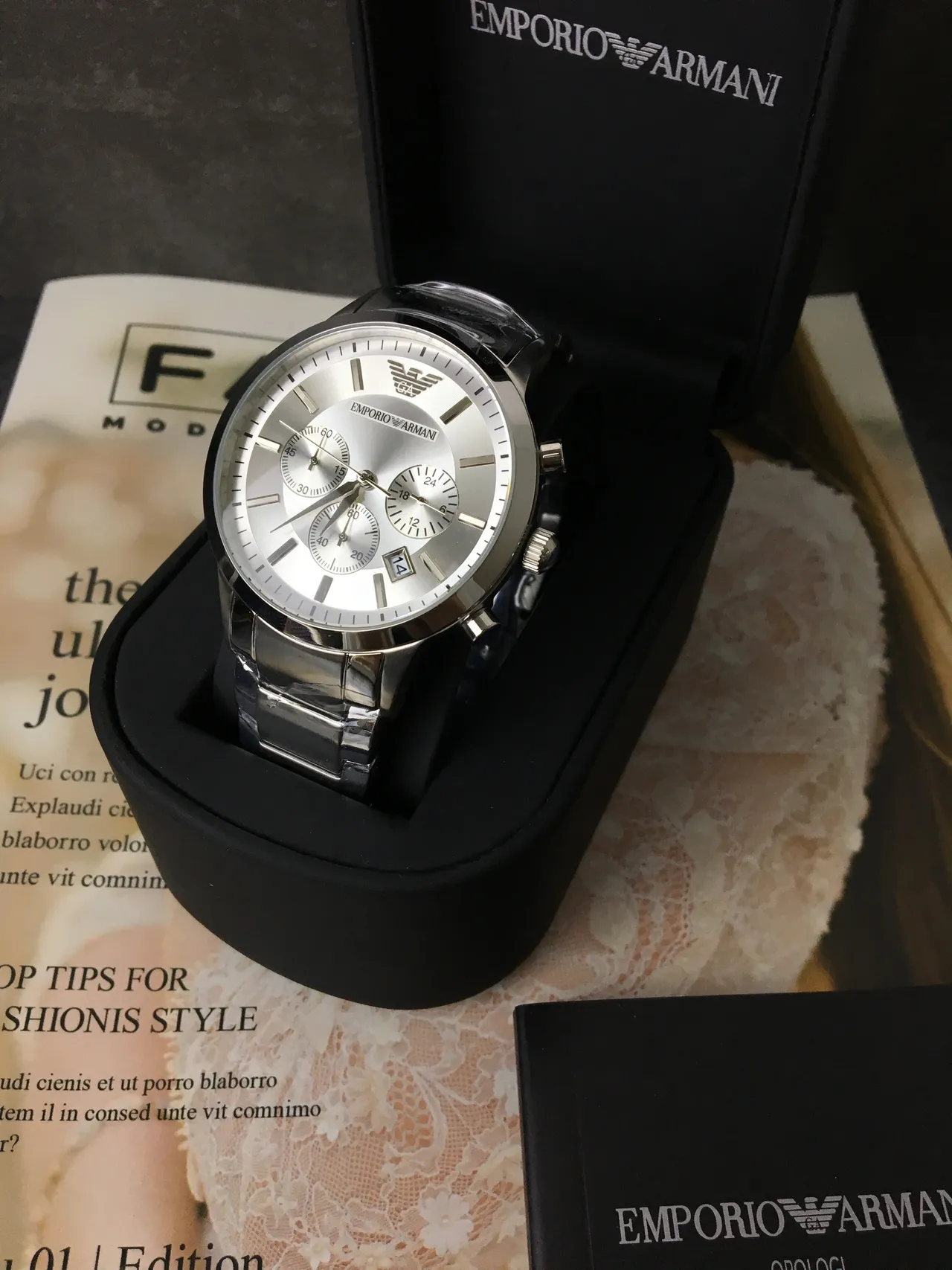 Emporio Armani Montre Chronographe Classique Cadran Argenté Bague Noire Quartz 3