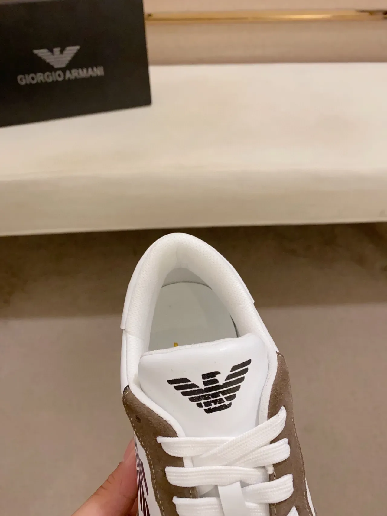 Emporio Armani Eagle Logo Sneakers Lifestyle Marron et Blanc 5