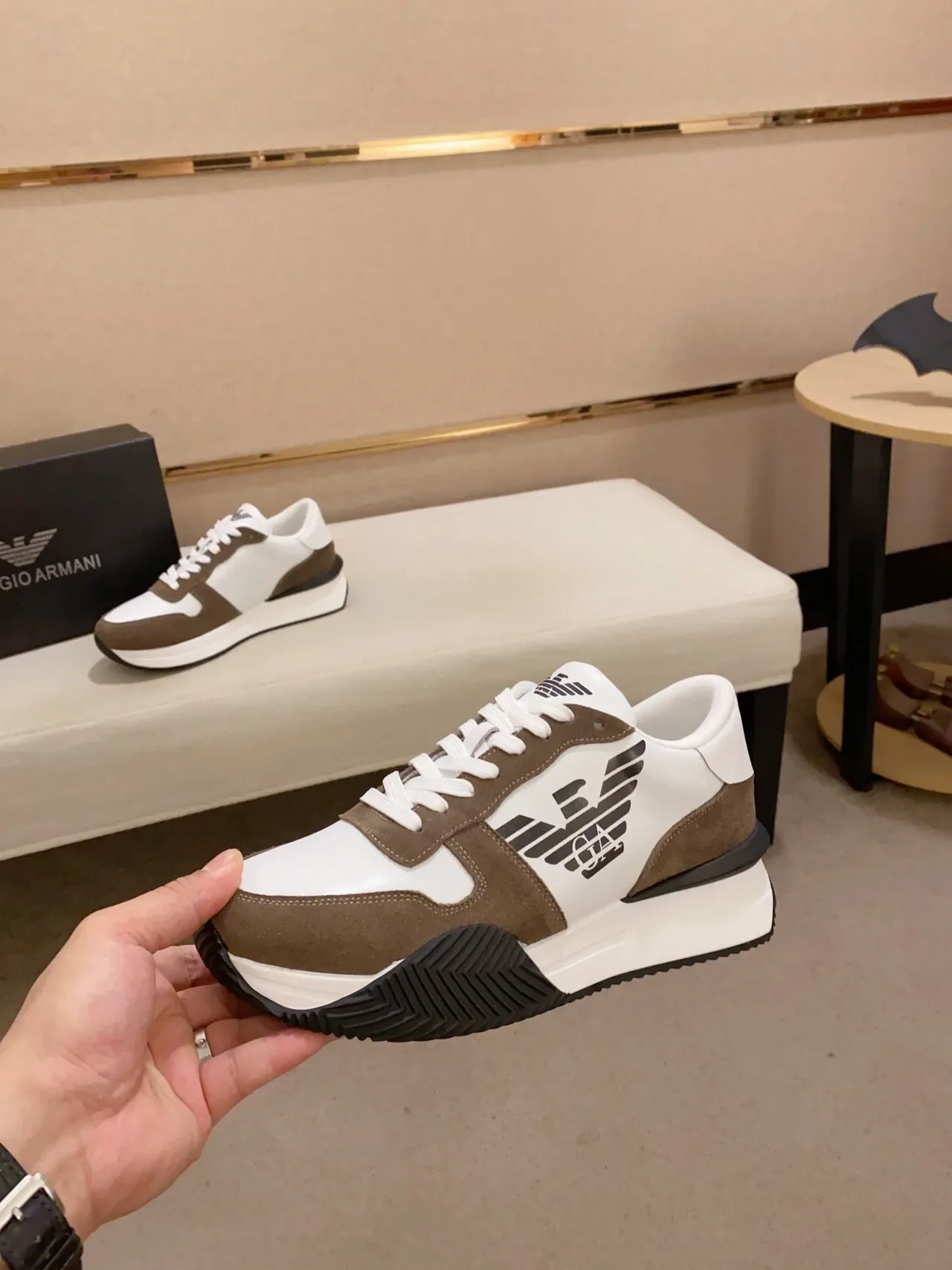 Emporio Armani Eagle Logo Sneakers Lifestyle Marron et Blanc 8