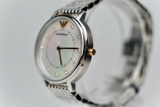 Emporio Armani Plata Blanco Caja Redonda Dial de Madreperla Reloj de Cuarzo 2