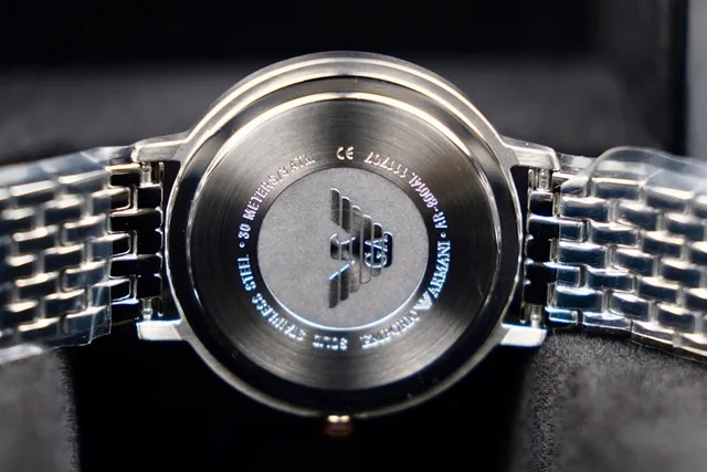 Emporio Armani Plata Blanco Caja Redonda Dial de Madreperla Reloj de Cuarzo 8