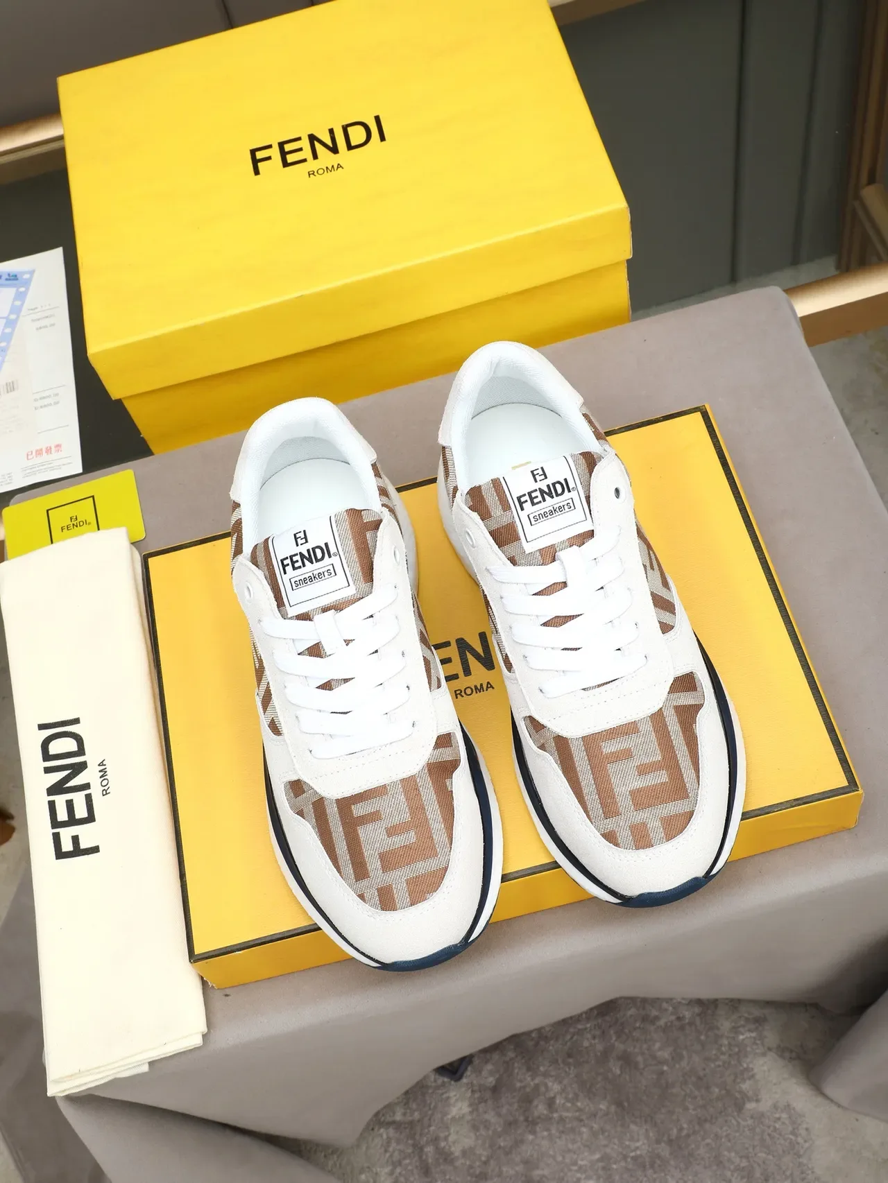 Fendi Beige Navy Monogrammed Fabric Upper Sculpted Midsole Chaussures Lifestyle 2