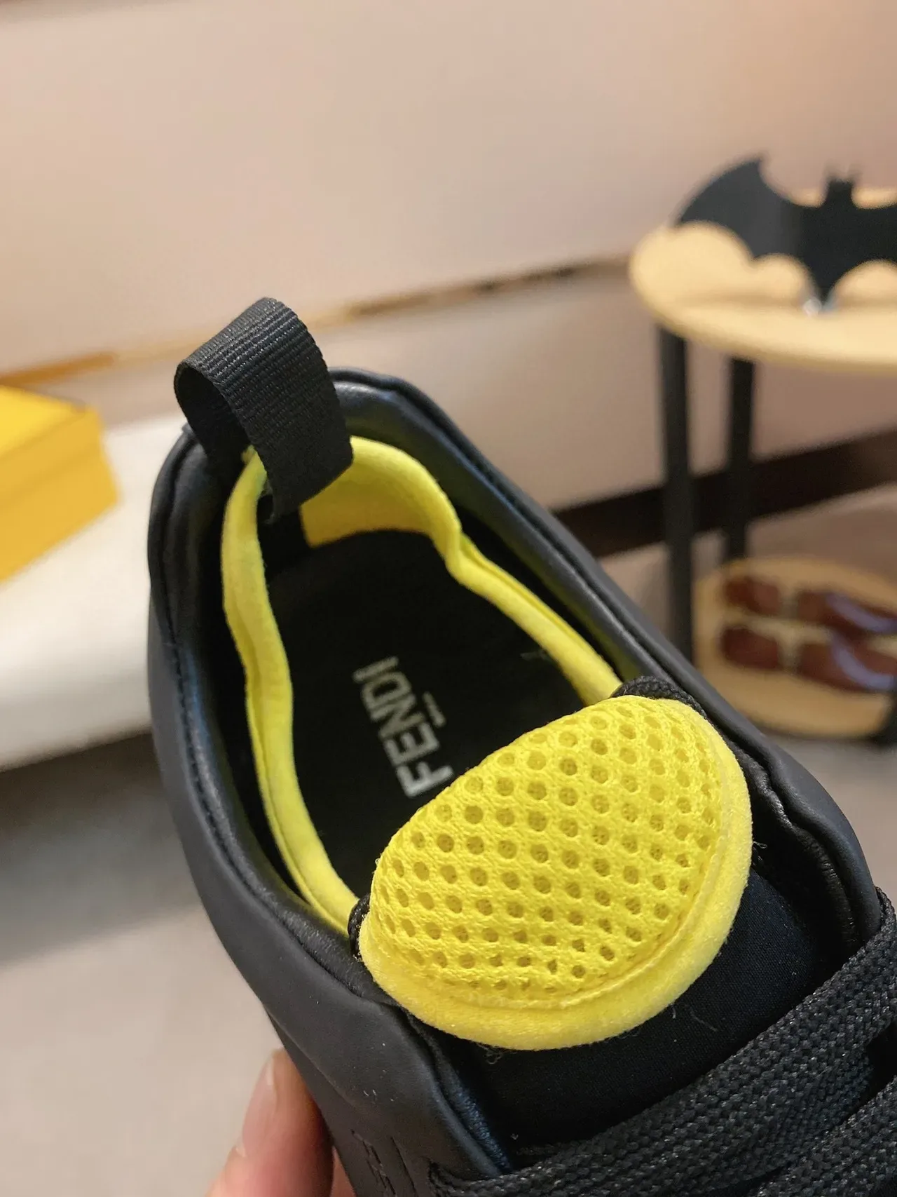 Fendi Noir Jaune bas cuir supérieur sneakers style de vie 5