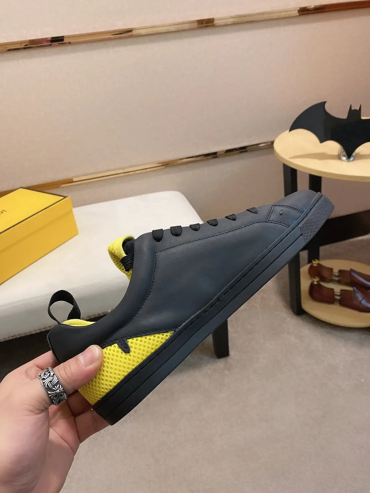 Fendi Noir Jaune bas cuir supérieur sneakers style de vie 6