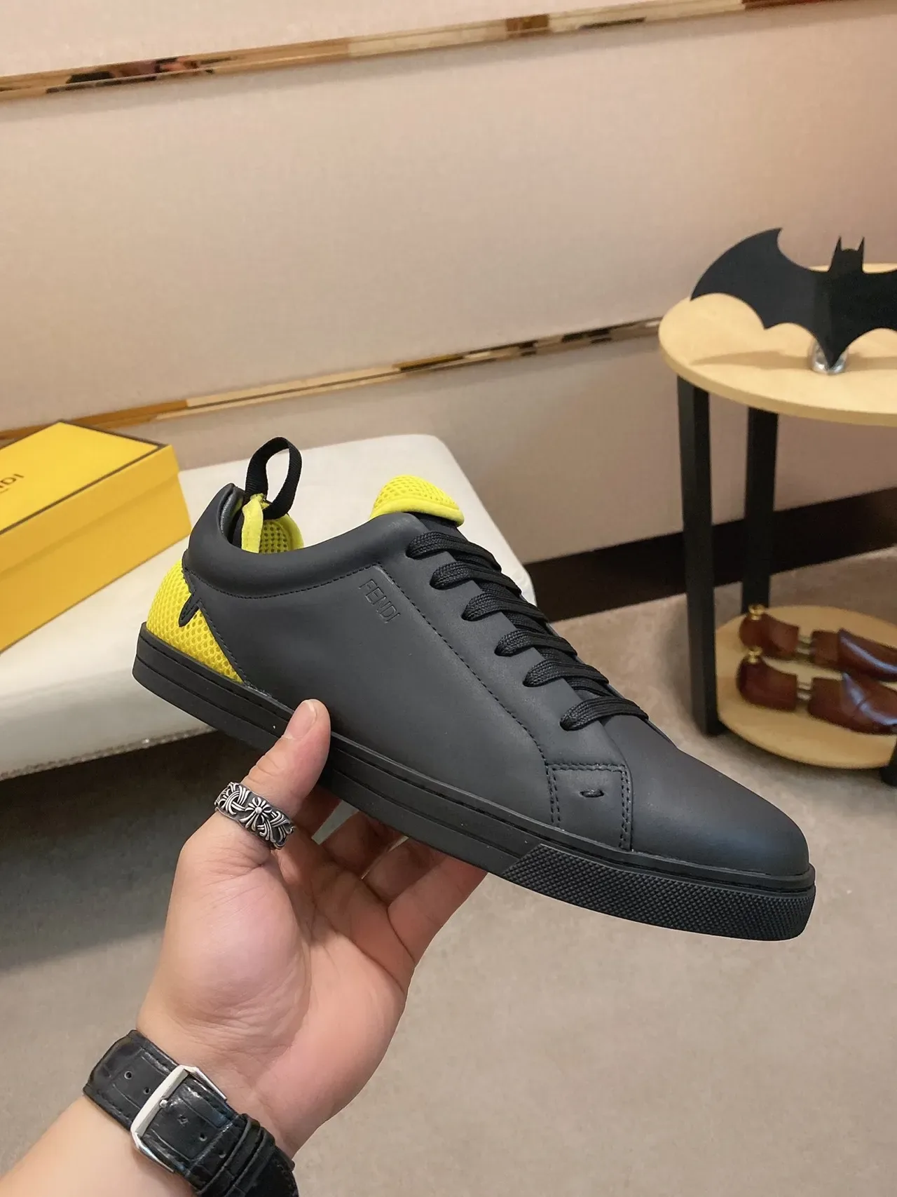 Fendi Noir Jaune bas cuir supérieur sneakers style de vie 7