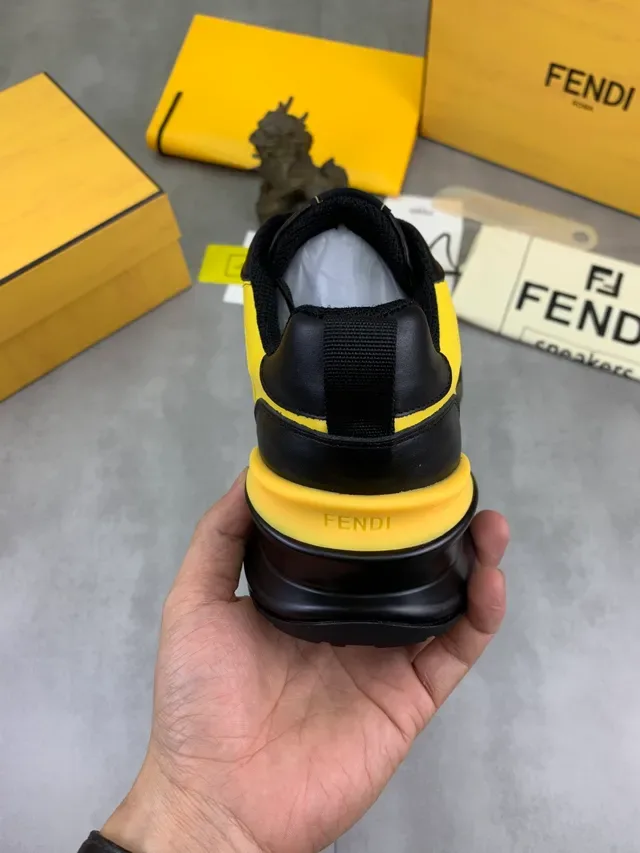 Fendi أسود أصفر سول FF Monogram قماش كبير الحجم 3