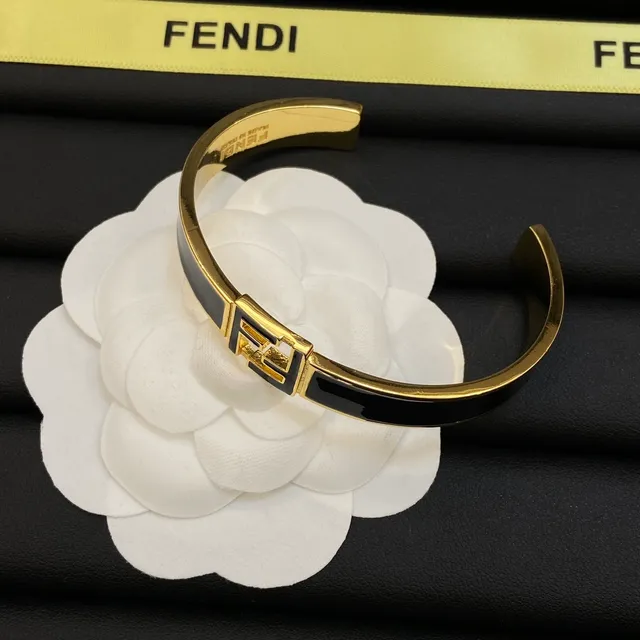 Fendi FF Cuff Pulseira Preta Branca com Esmalte Incrustado em Metal Dourado 2