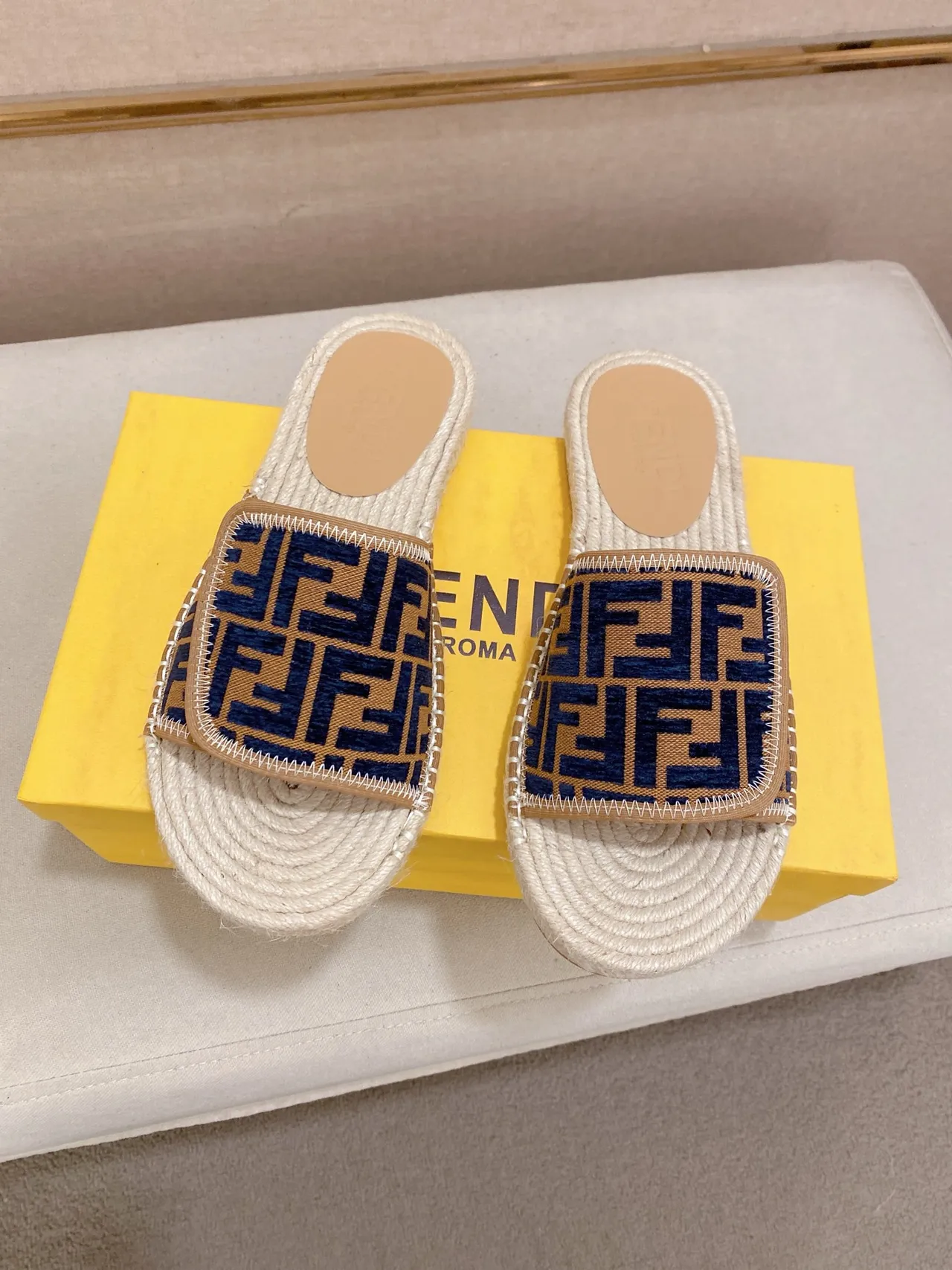 Fendi FF Logo Espadrilles Glissantes 4