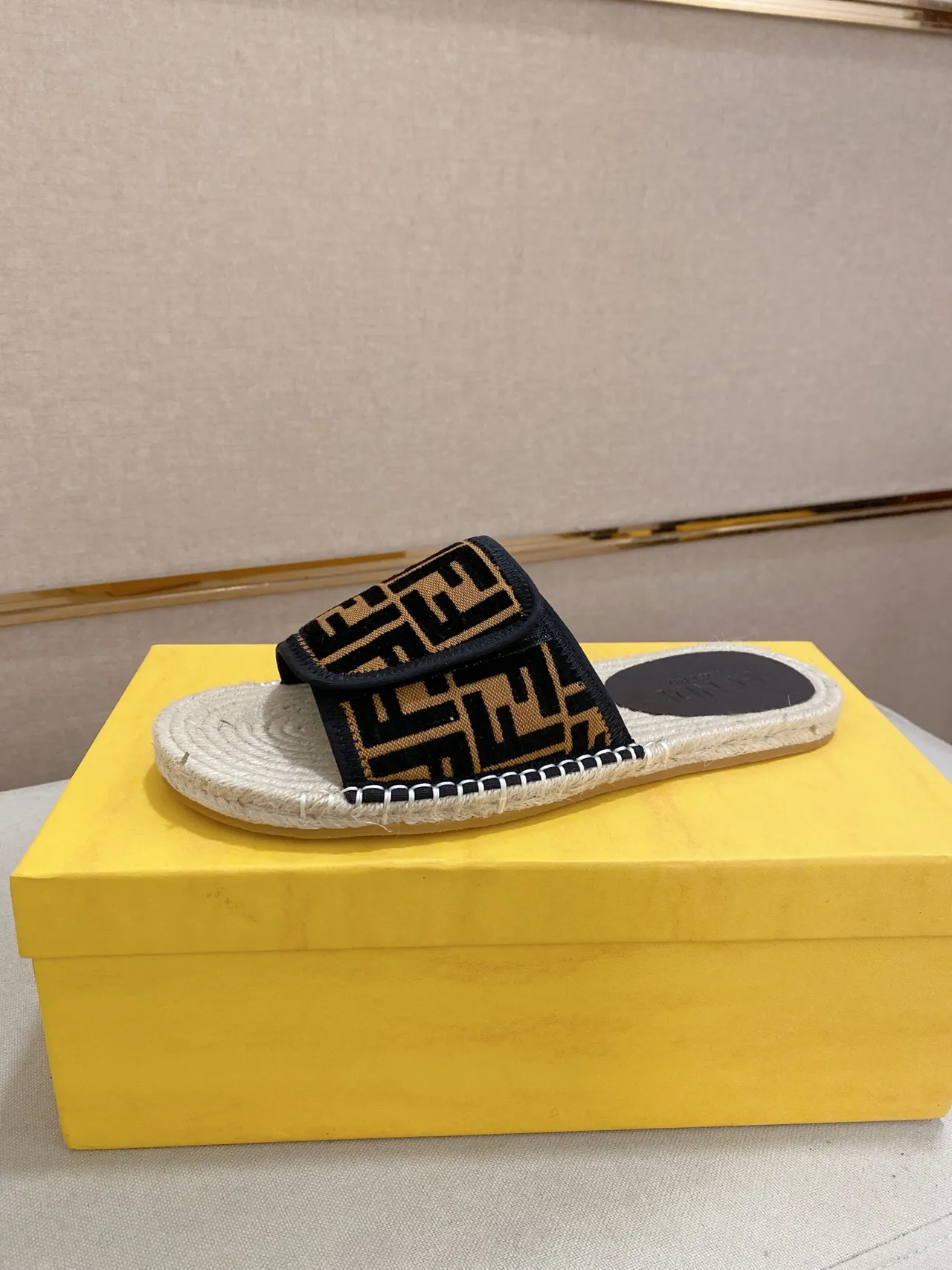 Fendi FF Logo Espadrilles Glissantes 14