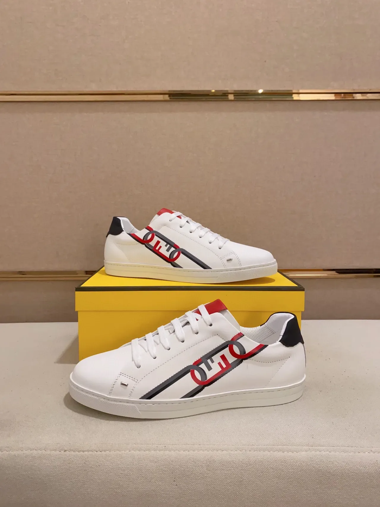 Fendi FF Logo Sneaker Branco Vermelho Azul Marinho Lifestyle Sneakers 4