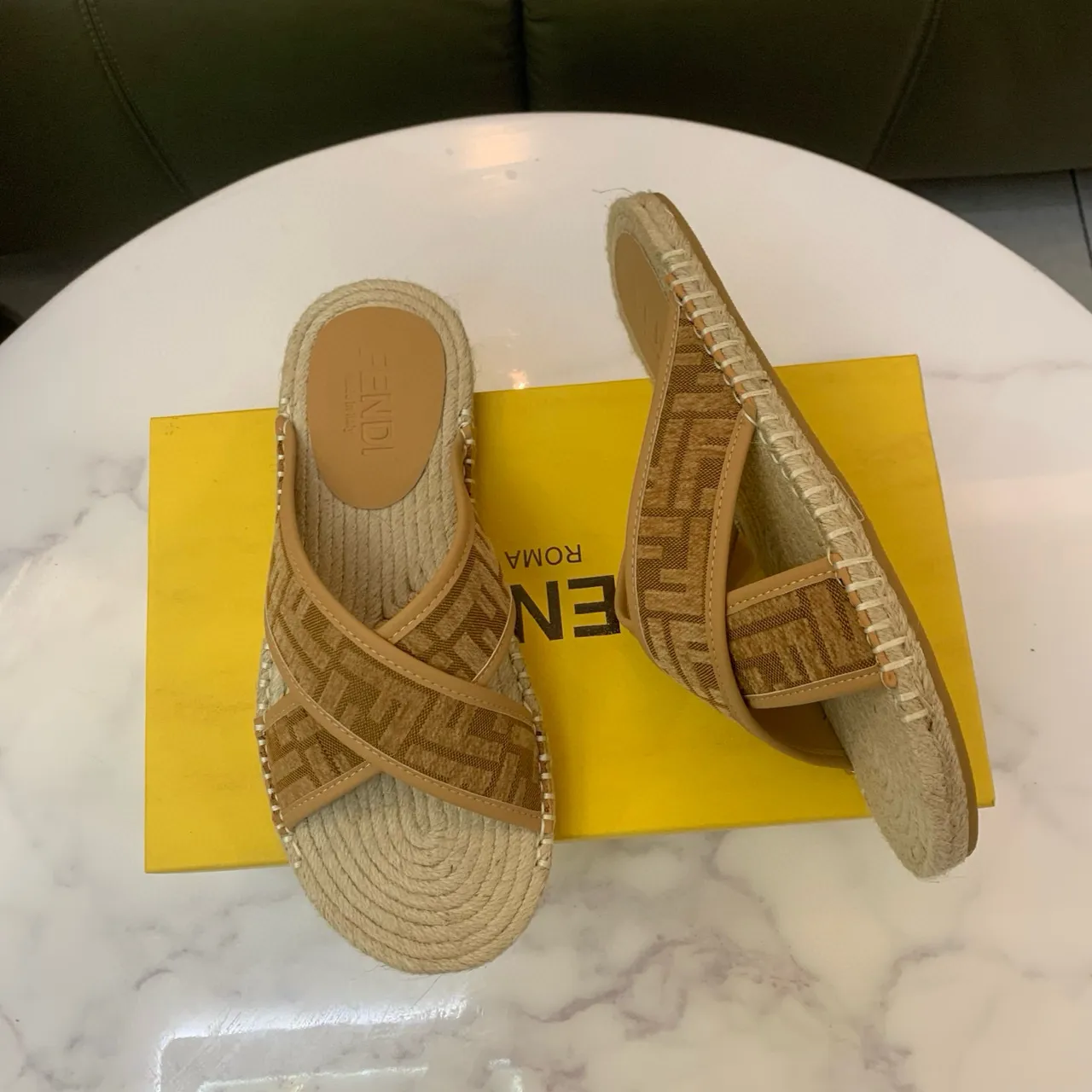Fendi FF Monogram Sandálias alpargatas casual com tiras cruzadas 4