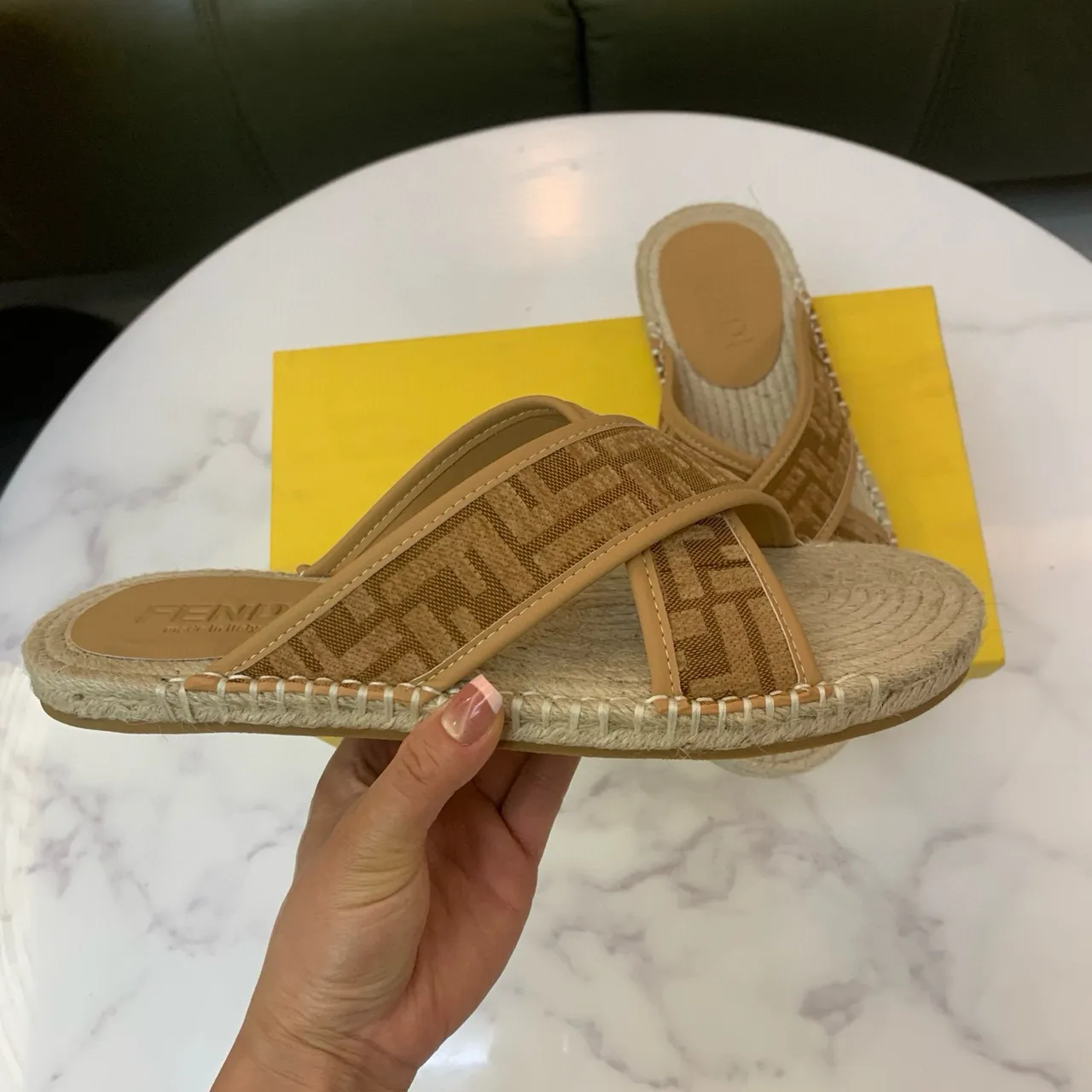 Fendi FF Monogram Sandálias alpargatas casual com tiras cruzadas 6