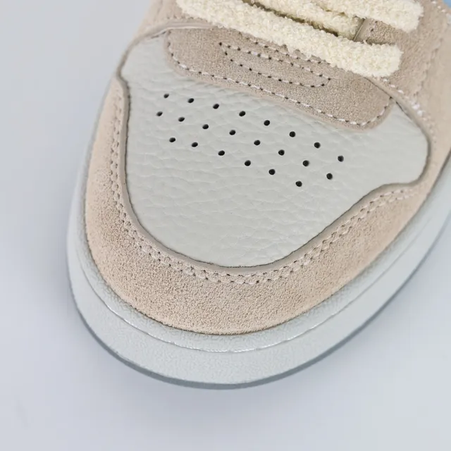 Fendi FF Sneaker Beige Bleu Baskets Multicouche Daim Et Cuir Partie Supérieure Motif Bold Overlay 5