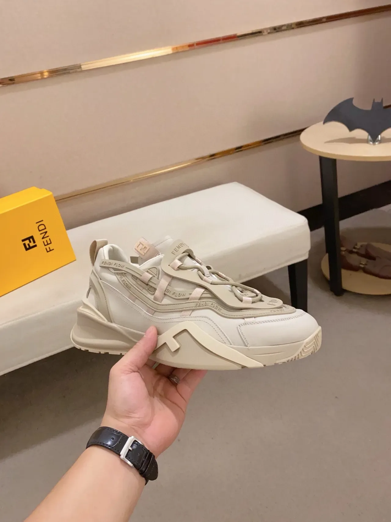Fendi Flow Beige Sneakers Chunky Solaire Blanche Superpositions de Bretelles 5