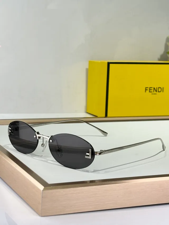 Fendi Óculos de sol ovalados lente bege marrom armação metálica fina 2