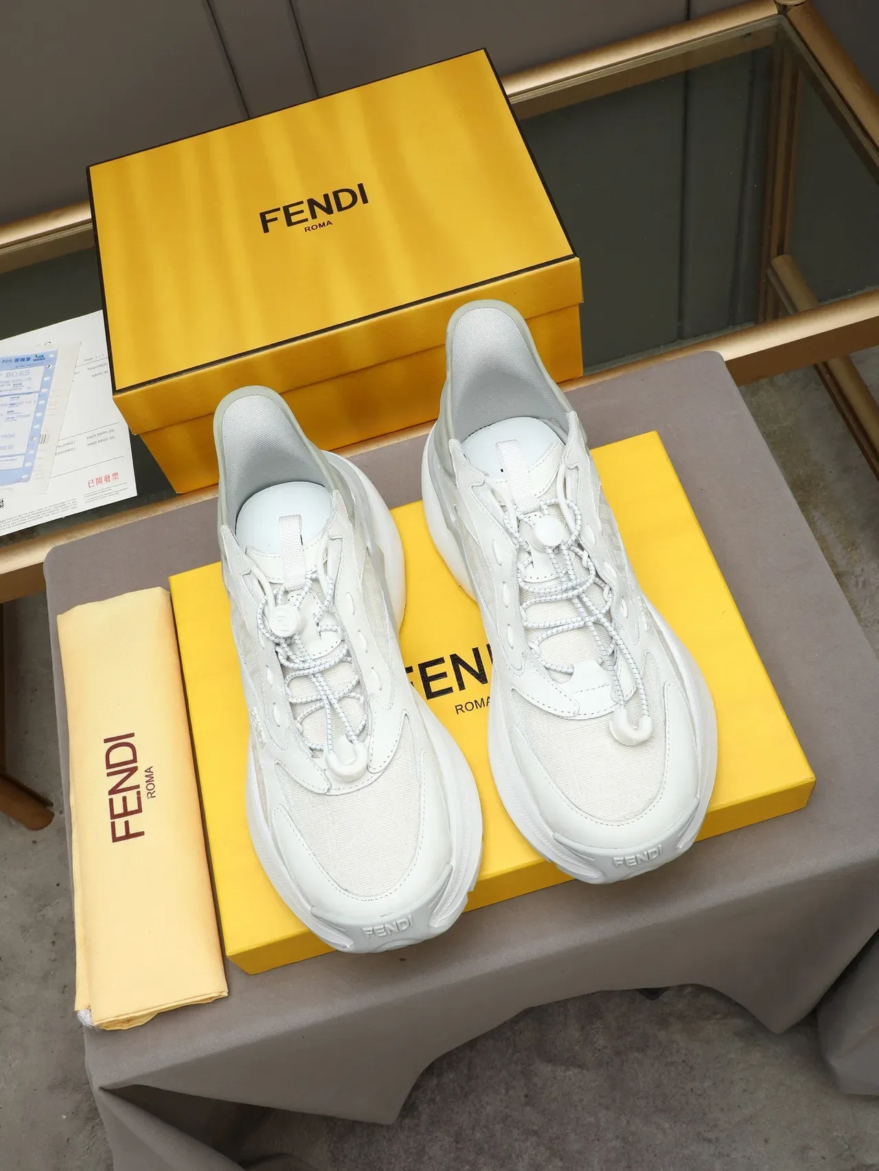 Fendi Runner Blanc et Vert Sage Green Sneakers Chunky 2