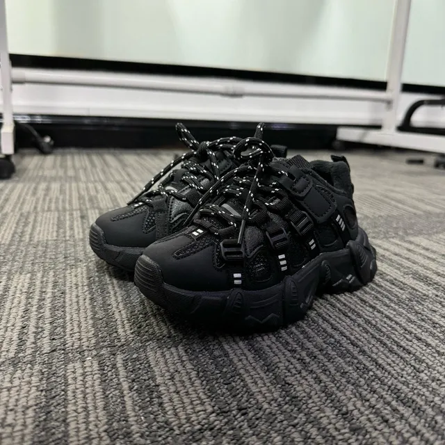 Fila Disruptor Gray Black Sole Hybrid Lace-and-Strap Closure Chunky Sneakers 17