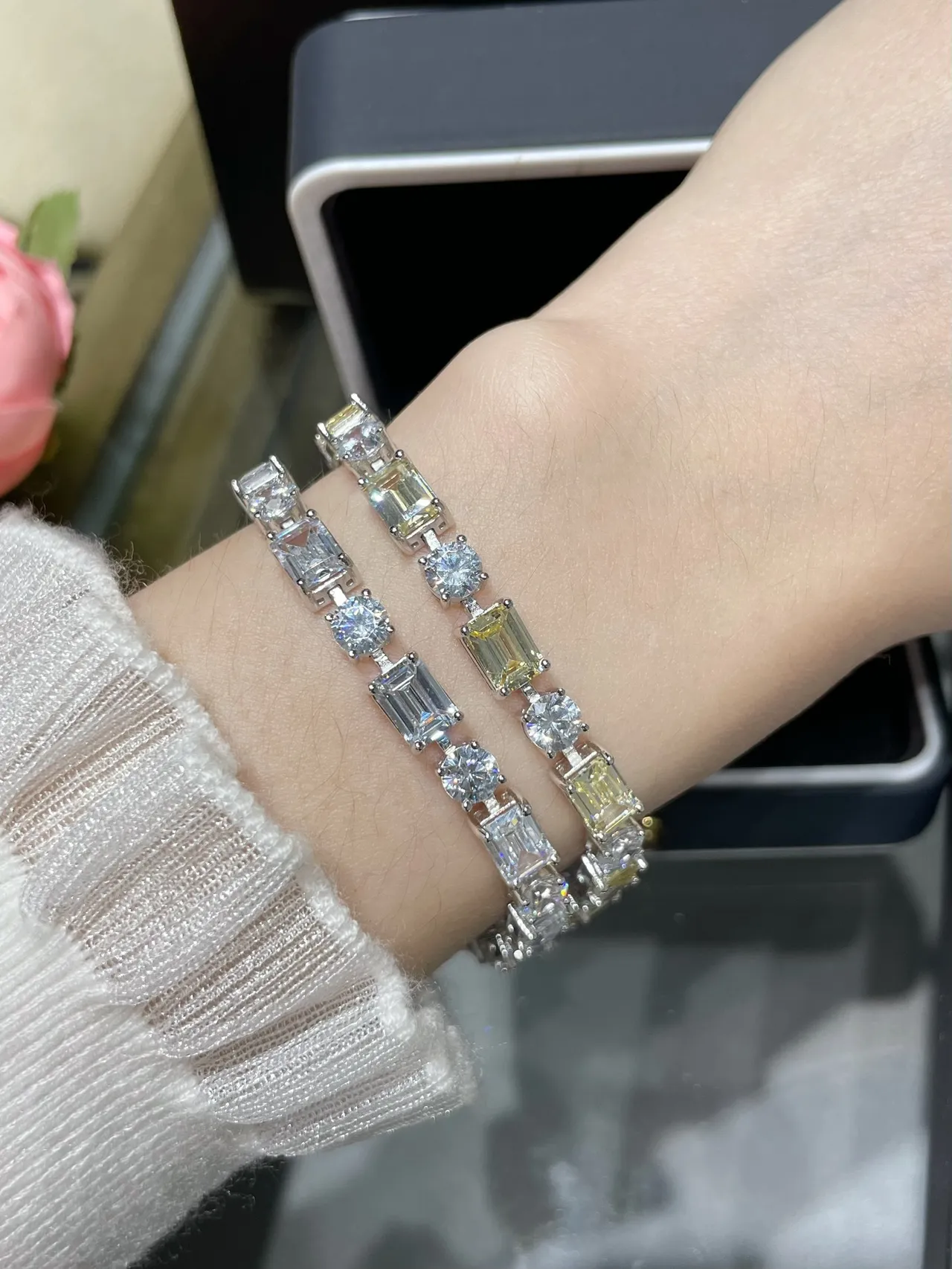 Alternating Yellow and Clear Gemstone Link Bracelet 9
