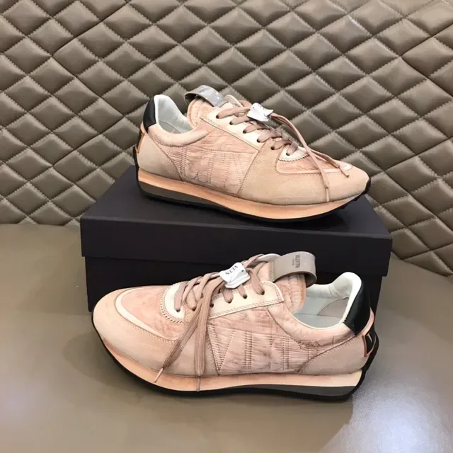 Beige and Black Mixed-Material Retro Runner Sneaker 7
