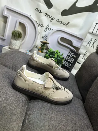 Beige Brown T-Strap Buckle Closure Perforated Side Panels Mary Jane Shoes 9
