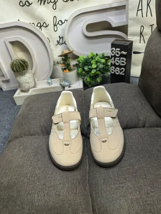Beige Brown T-Strap Buckle Closure Perforated Side Panels Mary Jane Shoes 10