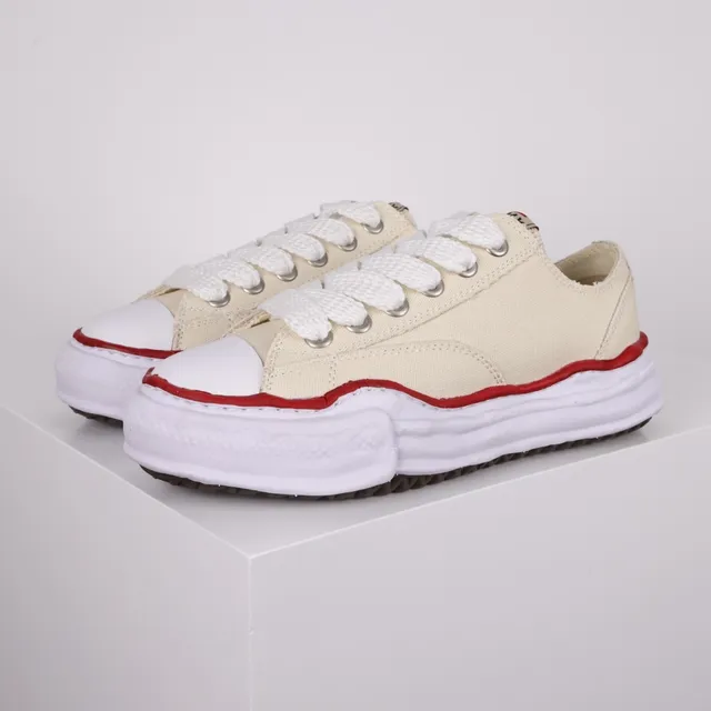 Beige Red Low-Top Upper Canvas Shoes 2