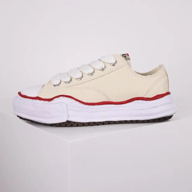 Beige Red Low-Top Upper Canvas Shoes 9