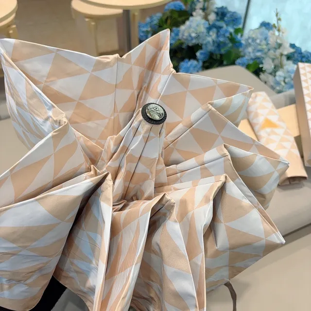 Beige White Geometric Triangle Print Handbag 6