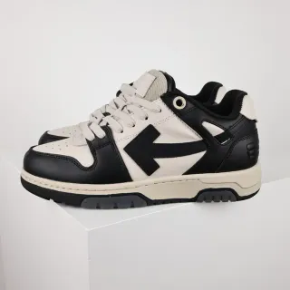 Tênis lifestyle preto e creme Arrow-Logo