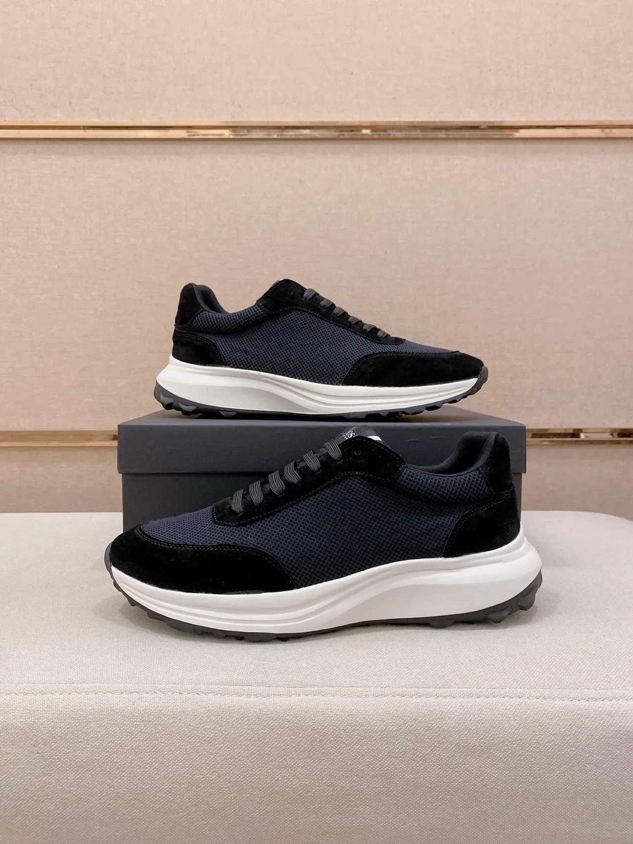 Black and White Mixed-Material Lifestyle Sneaker 7