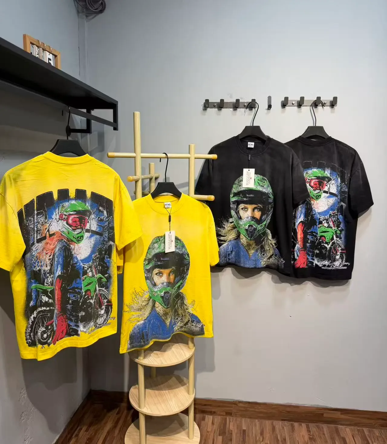 Black and Yellow Graphic Print Motorsport Helmet T-Shirt 9