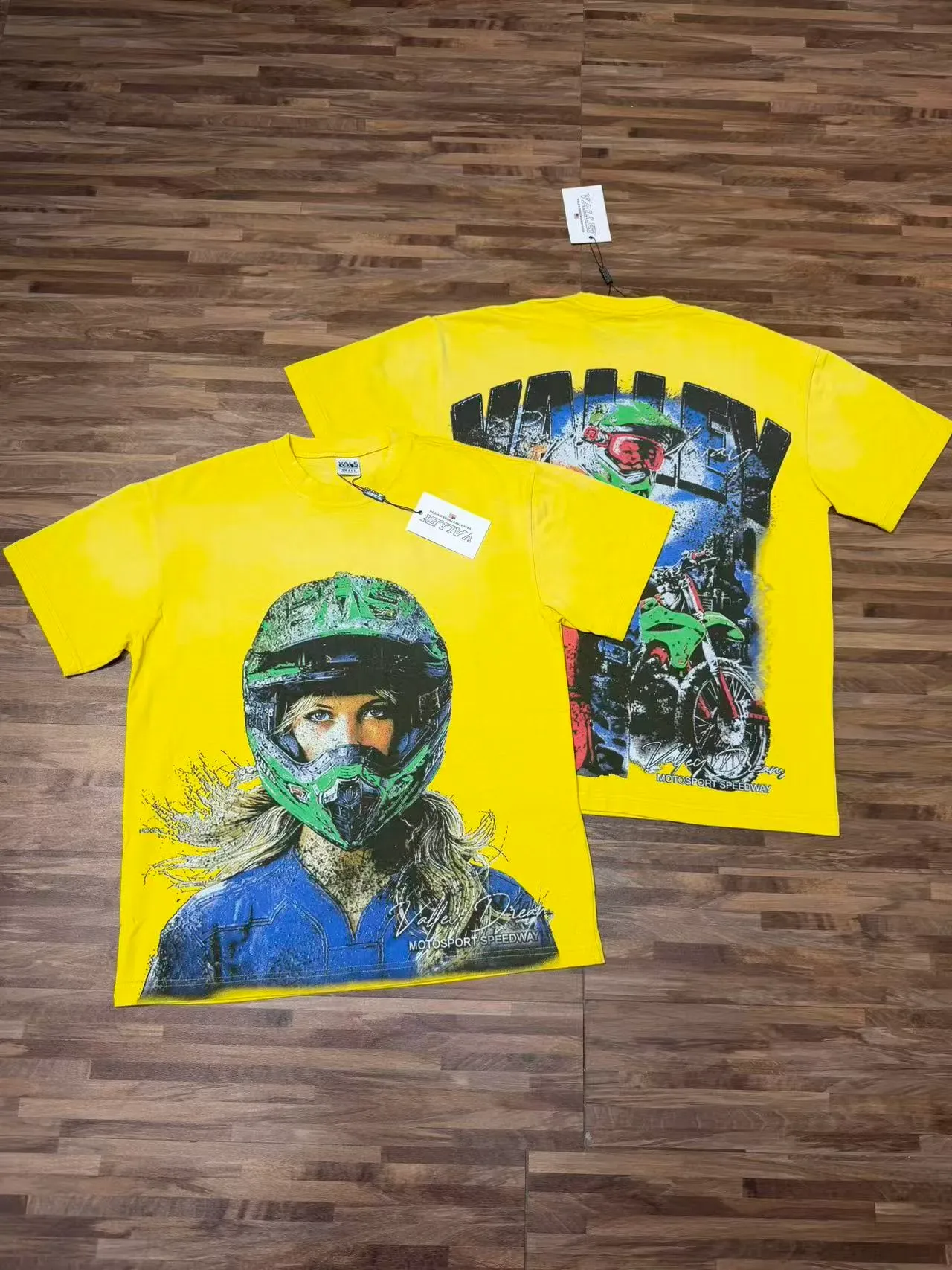Black and Yellow Graphic Print Motorsport Helmet T-Shirt 13