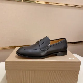 কালো বেইজ চামড়ার Penny Loafer