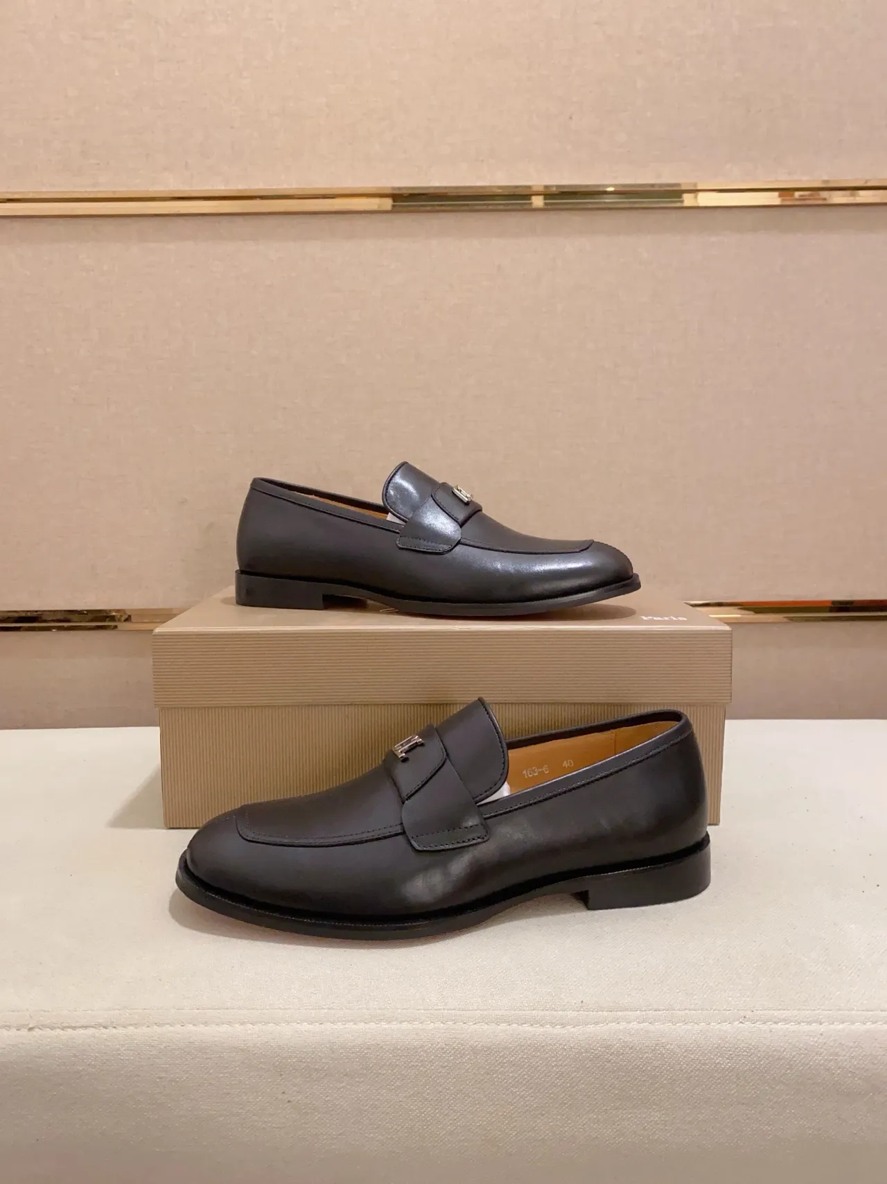 Black Beige Leather Penny Loafer 7