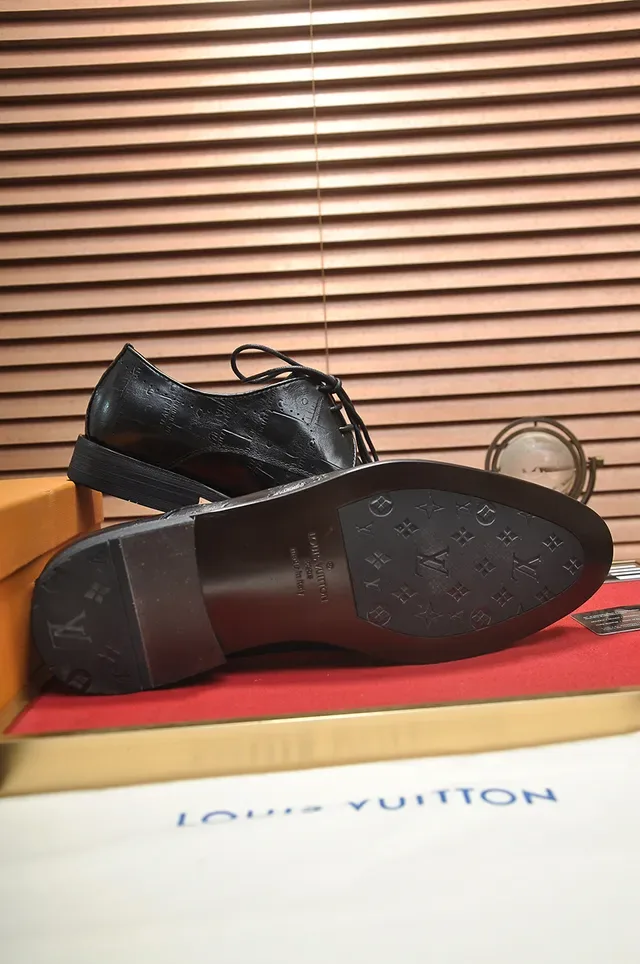 Sapatos Oxford de couro preto com embossagem, brogue e ponta de cap 3