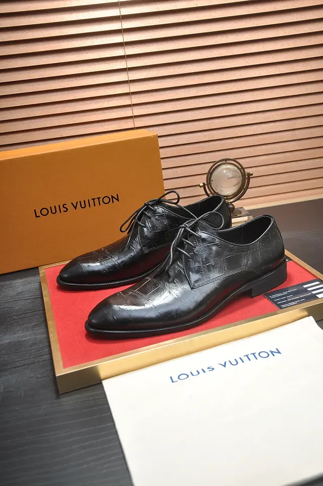Sapatos Oxford de couro preto com embossagem, brogue e ponta de cap 4