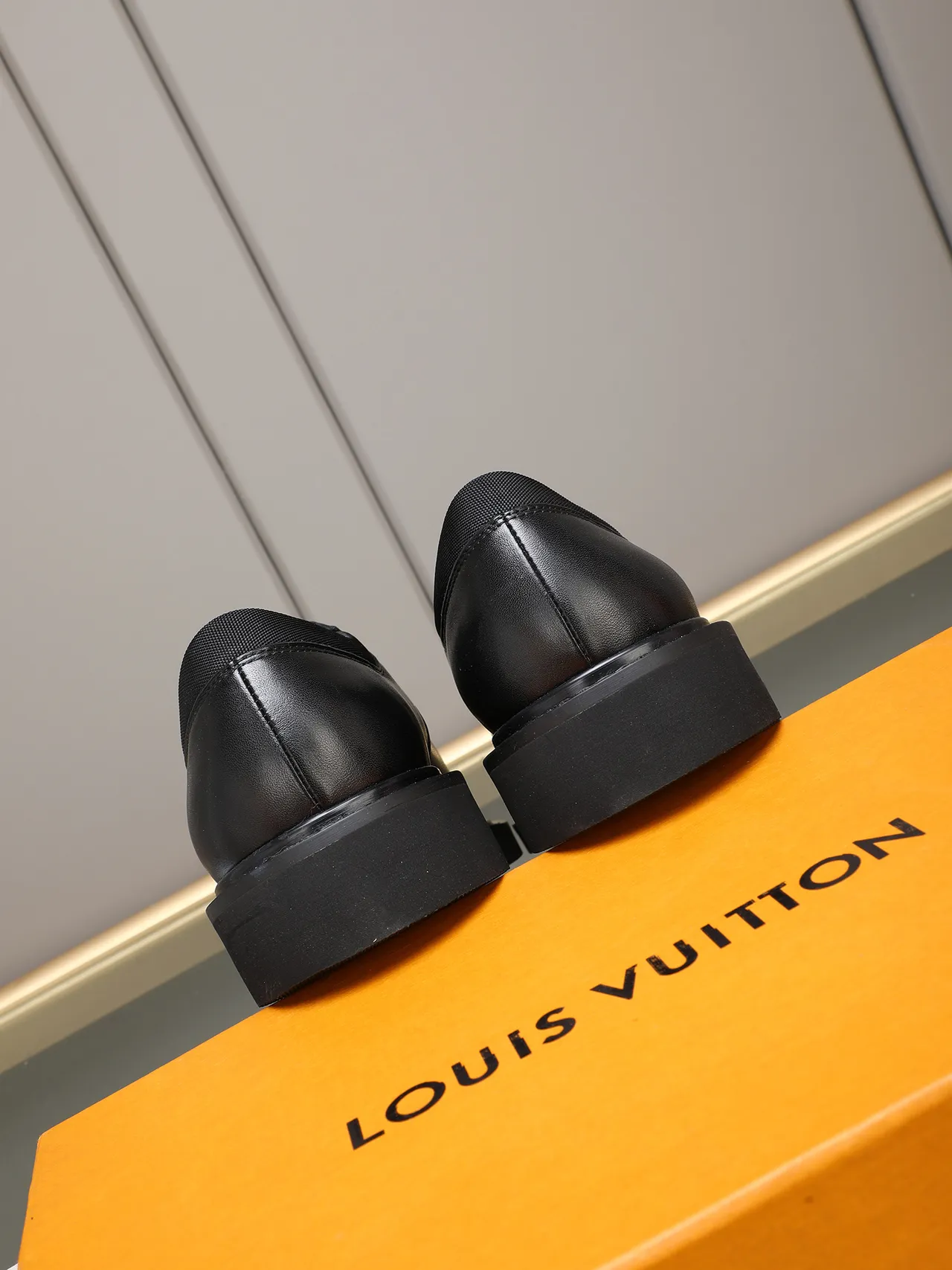 Black Cap-Toe Leather Oxford Shoe 3