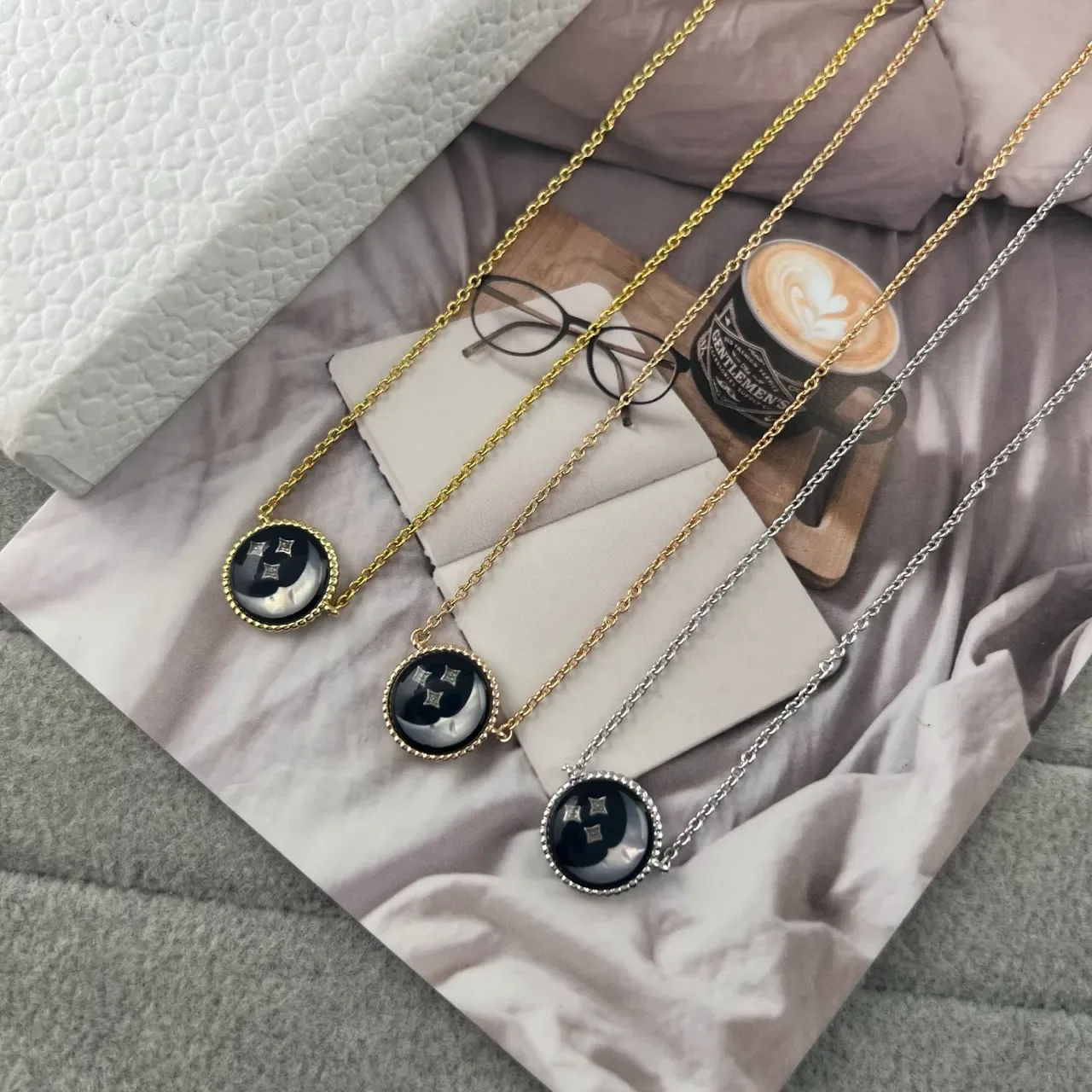 Black Gold Round Cabochon Pendants Beaded Bezel Setting Necklace 6
