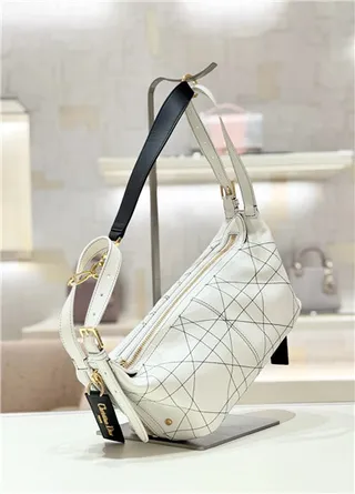 Black Gold Slouchy Crescent Silhouette Quilted Diamond-Stitched Paneling Hobo Bag 19