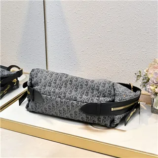 Black Gold Slouchy Crescent Silhouette Quilted Diamond-Stitched Paneling Hobo Bag 22