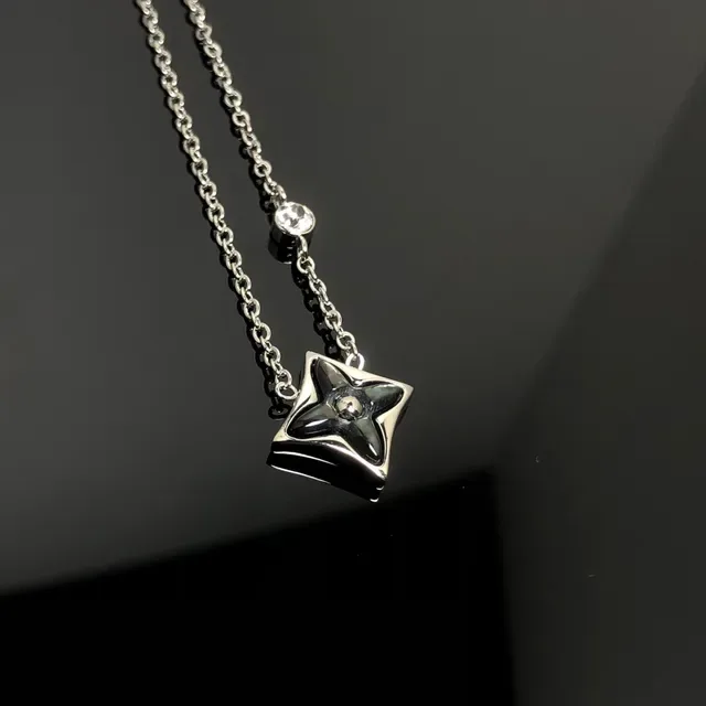 Black Gold Star-Shaped Pendant Enamel Inlay Necklace 2