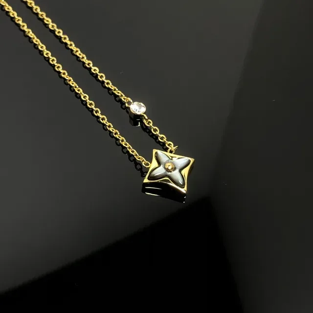 Black Gold Star-Shaped Pendant Enamel Inlay Necklace 4