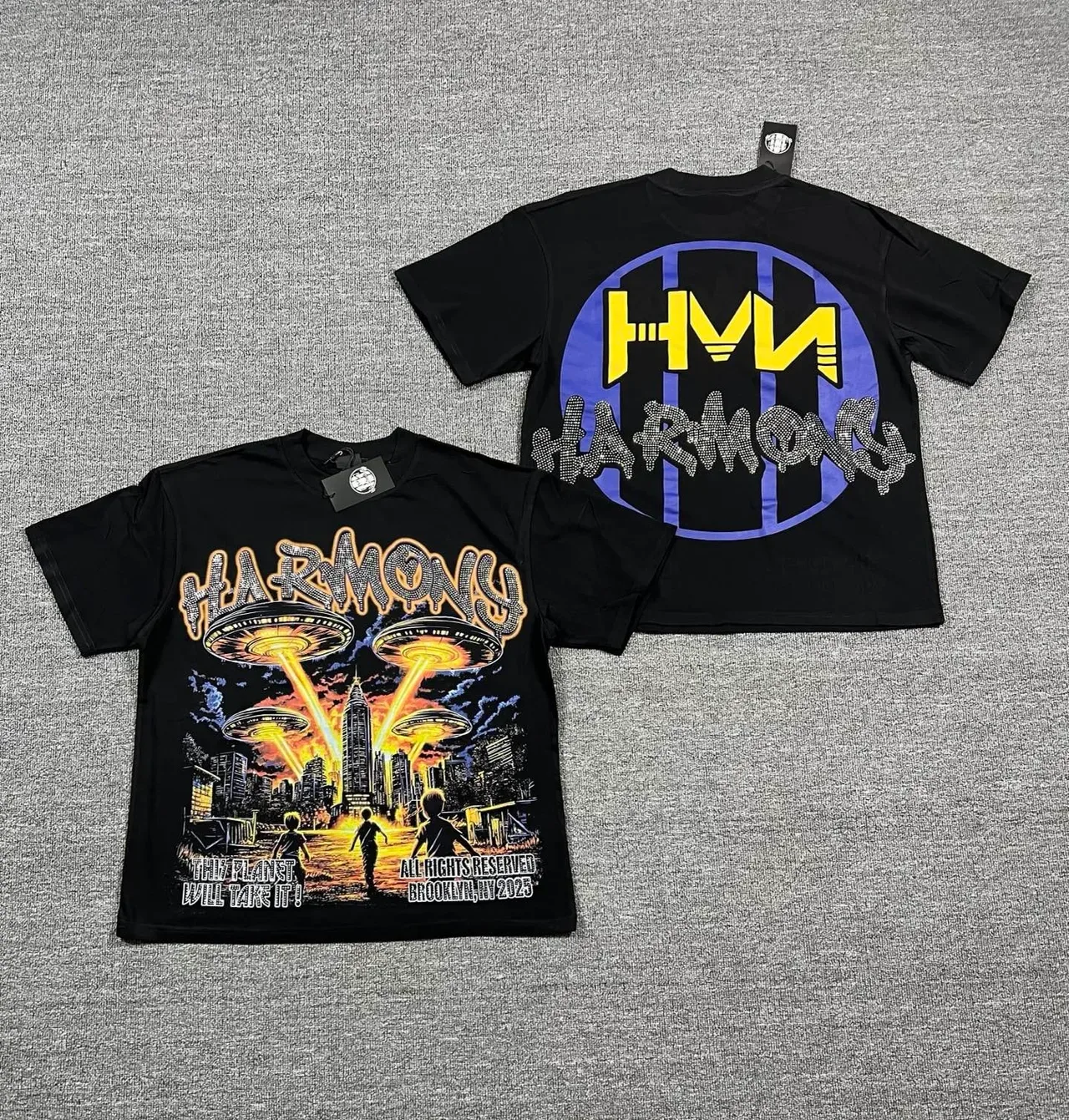 Black Graphic-Print Double-Sided Sci-Fi Illustration T-Shirt 2