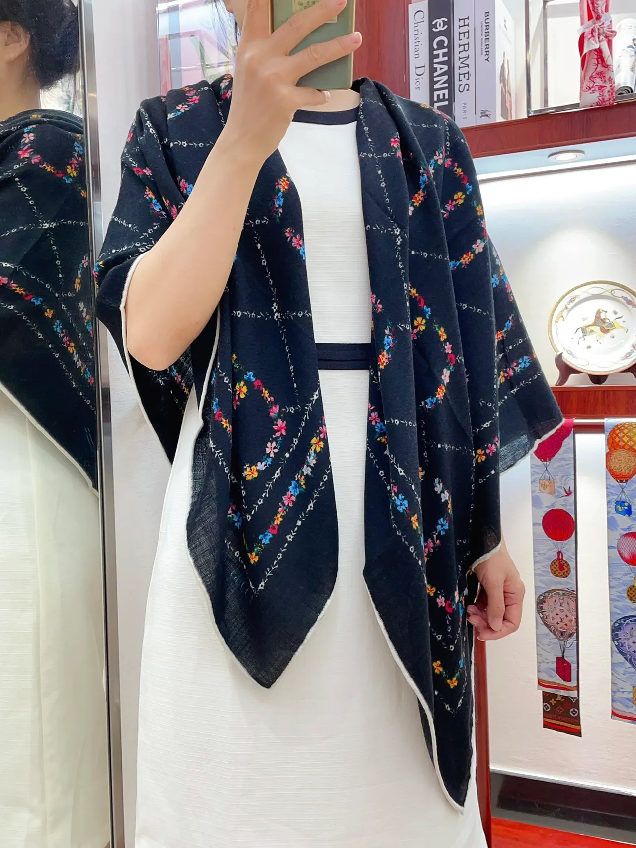 Black Multicolor Floral-Printed Border-Trimmed Scarve 2