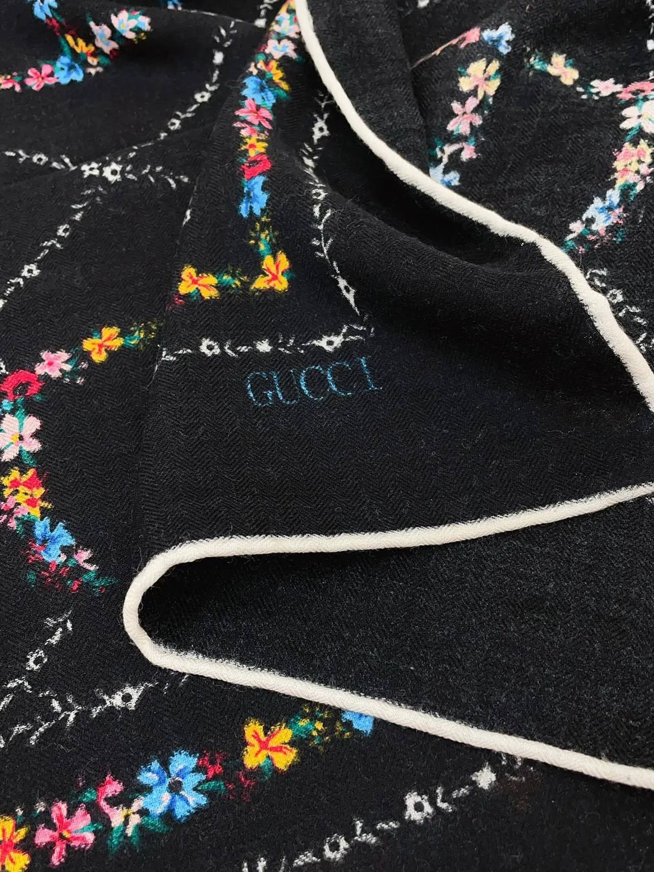 Black Multicolor Floral-Printed Border-Trimmed Scarve 9