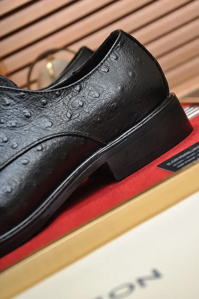 Black Ostrich-Embossed Cap Toe Oxford Shoes 2