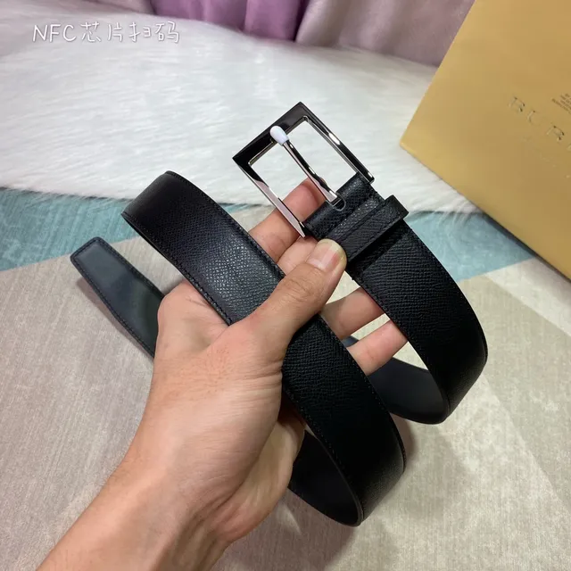 Black Silver Textured Rectangular Gunmetal Buckle Leather Belt 3