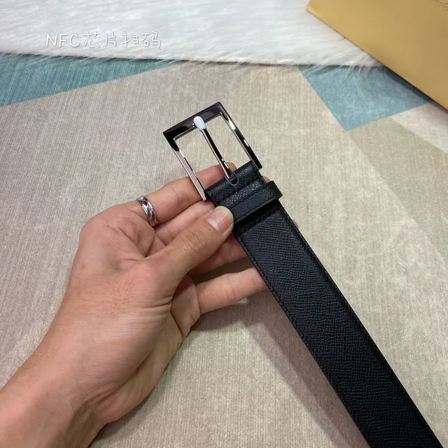 Black Silver Textured Rectangular Gunmetal Buckle Leather Belt 4