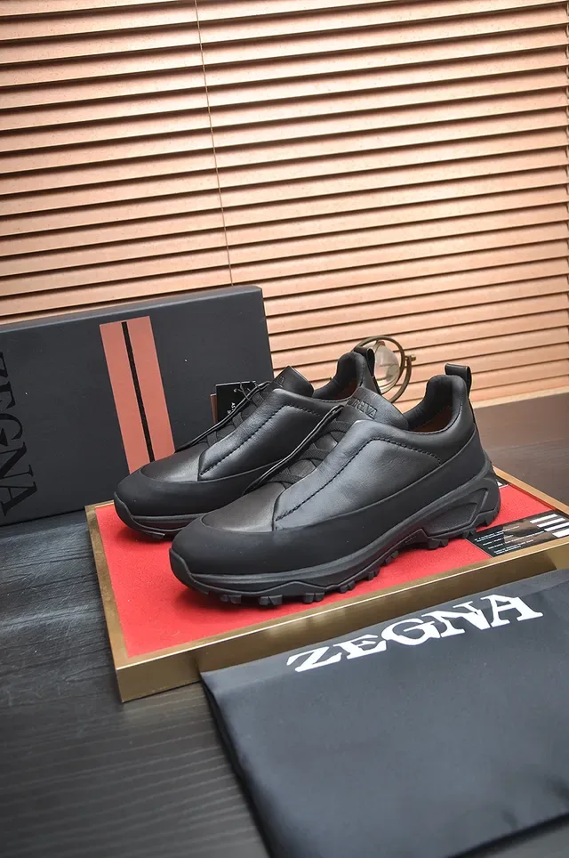 Black Slip-On Rugged Sole Lifestyle Sneakers 4