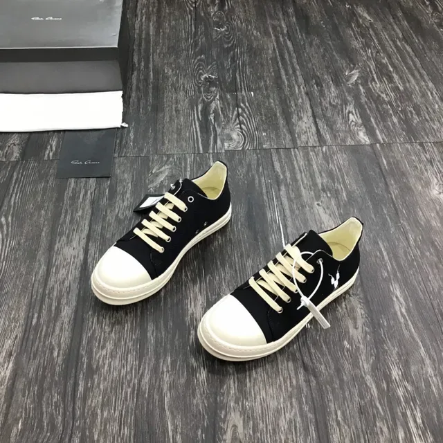 Black White Canvas Upper Contrast Toe Cap Lifestyle Sneakers 8